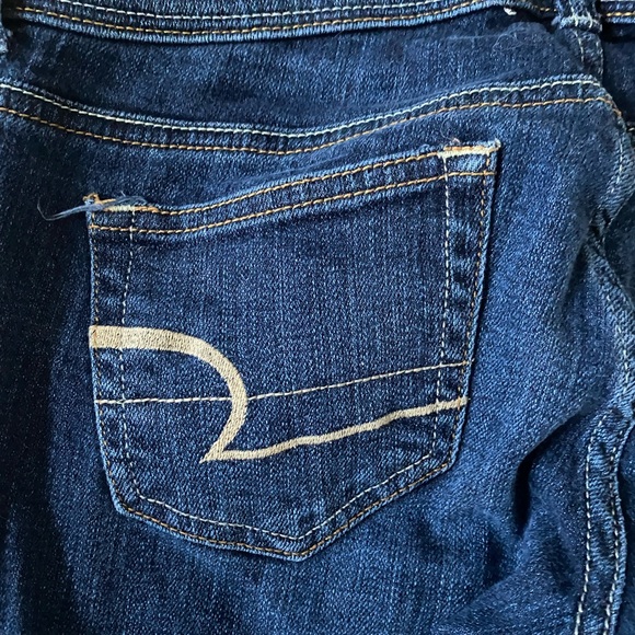 American Eagle slim boot short/court stretch jeans. 99% Cotton 1% Spandex - Picture 3 of 8